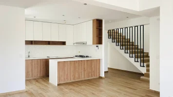 avance-de-obra-proyecto-vitra-terminado-cocina-escalera-interior